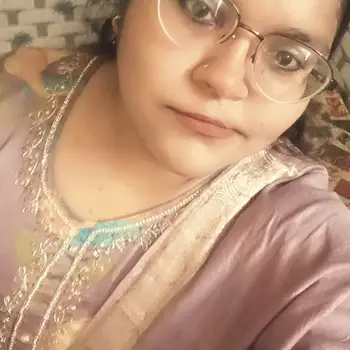 Ishika mishra Maths Home Tutor in Chaupatiyan Lucknow with 1 Years Experience